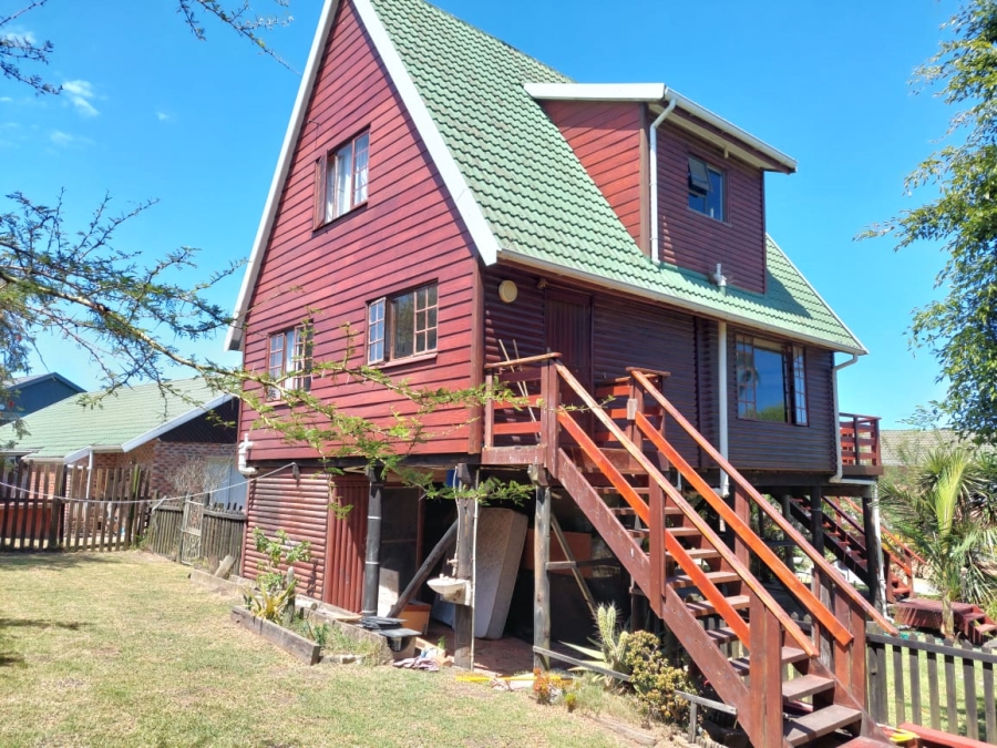 3 Bedroom Property for Sale in Cove Rock Eastern Cape